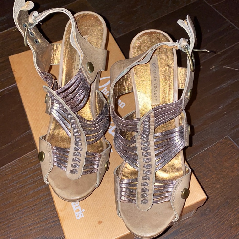 Heeled wedges
